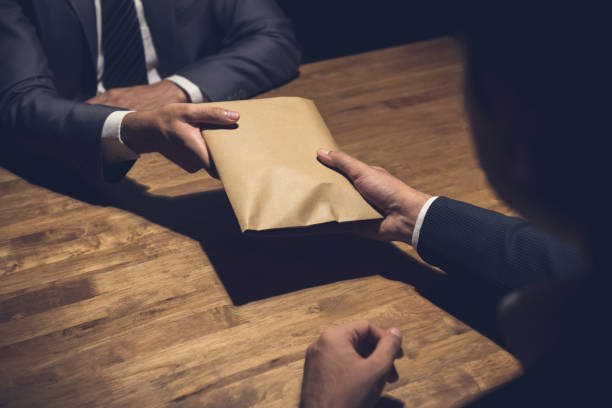 Agentgiri' in revenue office Most private agents caught taking bribes pune crime news | पुणे: महसूल कार्यालयात 'एजंटगिरी' जोरात; लाच घेताना पकडले सर्वाधिक खासगी एजंट Agentgiri' in revenue office Most private agents caught taking bribes pune crime news | पुणे: महसूल कार्यालयात 'एजंटगिरी' जोरात; लाच घेताना पकडले सर्वाधिक खासगी एजंट