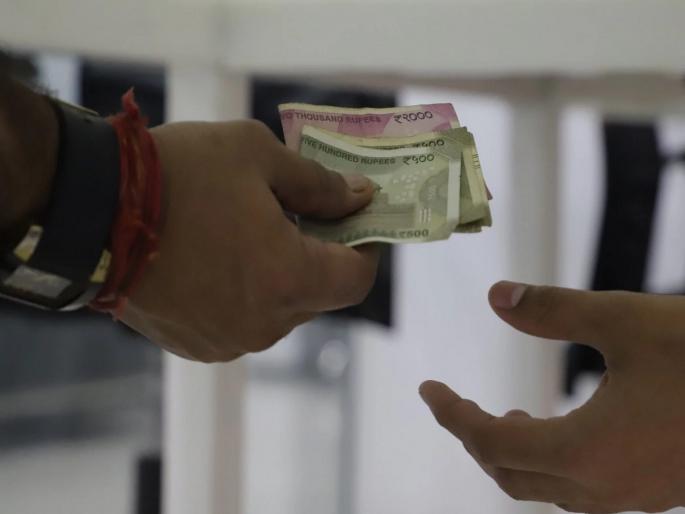 Police Patil demanded bribe for Panand road work: Two in ACB's net | पाणंद रस्त्याच्या कामासाठी पोलीस पाटलाने मागितली लाच: दोघे एसीबीच्या जाळ्यात Police Patil demanded bribe for Panand road work: Two in ACB's net | पाणंद रस्त्याच्या कामासाठी पोलीस पाटलाने मागितली लाच: दोघे एसीबीच्या जाळ्यात
