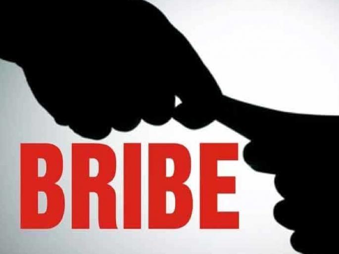 Sarpanch of Rajivli, deputy sarpanch in the net of bribery while accepting a bribe of 30,000 | Ratnagiri: तीस हजारांची लाच स्वीकारताना राजीवलीचे सरपंच, उपसरपंच लाचलुचपतच्या जाळ्यात Sarpanch of Rajivli, deputy sarpanch in the net of bribery while accepting a bribe of 30,000 | Ratnagiri: तीस हजारांची लाच स्वीकारताना राजीवलीचे सरपंच, उपसरपंच लाचलुचपतच्या जाळ्यात