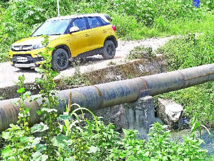 Ghansoli-Polished old pool is dangerous, the possibility of an accident | घणसोली-तळवली जुना पूल धोकादायक, अपघाताची शक्यता Ghansoli-Polished old pool is dangerous, the possibility of an accident | घणसोली-तळवली जुना पूल धोकादायक, अपघाताची शक्यता