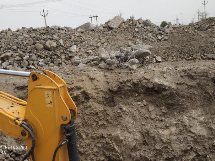 The bridge work on the highways is slow | महामार्गांवरील पुलांचे काम संथगतीने The bridge work on the highways is slow | महामार्गांवरील पुलांचे काम संथगतीने