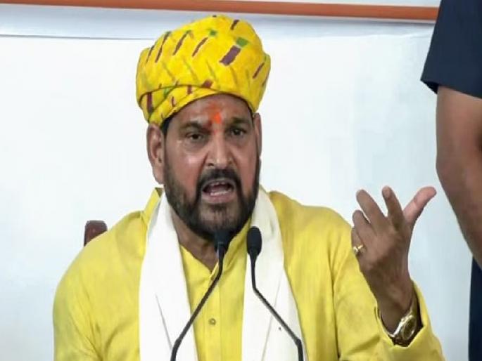 brij bhushan sharan singh said now i am free bull lok sabha election 2024 kaisarganj karan bhushan | "मी निवृत्त झालो नाही किंवा...", ब्रिजभूषण शरण सिंहांच्या वक्तव्याबाबत लोकांमध्ये चर्चा  brij bhushan sharan singh said now i am free bull lok sabha election 2024 kaisarganj karan bhushan | "मी निवृत्त झालो नाही किंवा...", ब्रिजभूषण शरण सिंहांच्या वक्तव्याबाबत लोकांमध्ये चर्चा