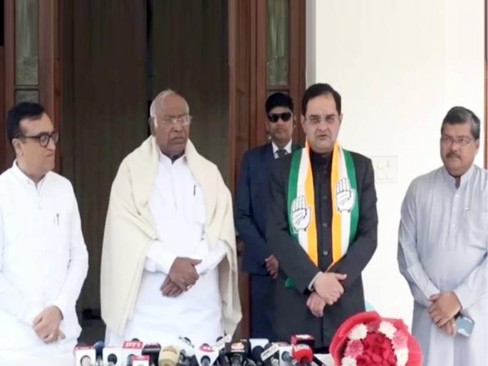 bjp mp brijesh singh from haryana join congress defection winds up as lok sabha elections 2024 approach | हरयाणातील भाजपचा खासदार काँग्रेसमध्ये; निवडणुका जवळ येताच पक्षांतराचे वारे bjp mp brijesh singh from haryana join congress defection winds up as lok sabha elections 2024 approach | हरयाणातील भाजपचा खासदार काँग्रेसमध्ये; निवडणुका जवळ येताच पक्षांतराचे वारे