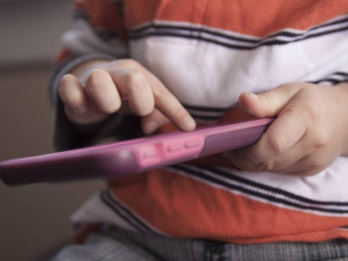 Mobile ban in schools, big decision for education; British Prime Minister Rishi Sunak's announcement | शाळांमध्ये मोबाइल बंदी, शिक्षणासाठी मोठा निर्णय; ब्रिटनचे पंतप्रधान ऋषी सुनक यांची घोषणा Mobile ban in schools, big decision for education; British Prime Minister Rishi Sunak's announcement | शाळांमध्ये मोबाइल बंदी, शिक्षणासाठी मोठा निर्णय; ब्रिटनचे पंतप्रधान ऋषी सुनक यांची घोषणा