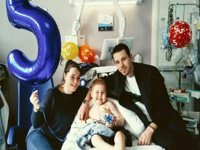 4800 people queue for blood donate test to help this 5 yr old fighting cancer | माणुसकीचं दर्शन... कॅन्सरग्रस्त मुलाला जीवनदान देण्यासाठी लोटले हजारो रक्तदाते! 4800 people queue for blood donate test to help this 5 yr old fighting cancer | माणुसकीचं दर्शन... कॅन्सरग्रस्त मुलाला जीवनदान देण्यासाठी लोटले हजारो रक्तदाते!