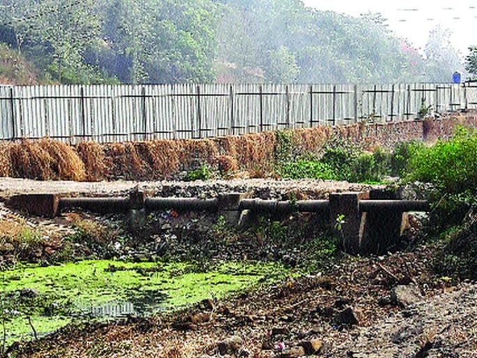 The brooks of British times resembled | ब्रिटिशकालीन पडलेला पूल तसाच