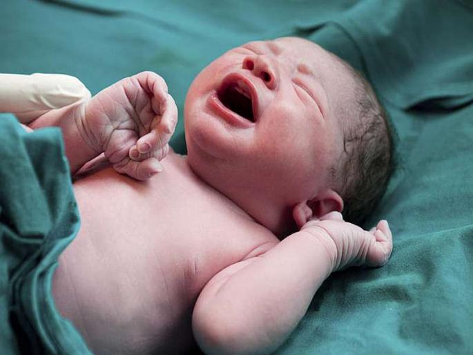 Paralysis of more than two and a half thousand infants in the state; 1,959 patients in Mumbai | राज्यातील अडीच हजारांहून अधिक नवजात बालकांना पक्षाघात; मुंबईत १,२०९ रुग्ण Paralysis of more than two and a half thousand infants in the state; 1,959 patients in Mumbai | राज्यातील अडीच हजारांहून अधिक नवजात बालकांना पक्षाघात; मुंबईत १,२०९ रुग्ण