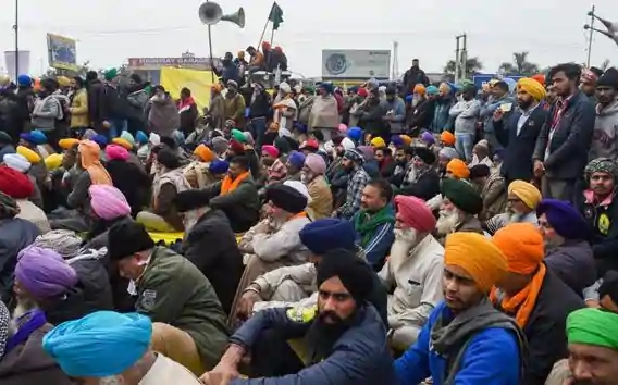 Farmers say, this is a committee of supporters of the law | शेतकरी म्हणतात, ही तर कायद्याच्या समर्थकांचीच समिती Farmers say, this is a committee of supporters of the law | शेतकरी म्हणतात, ही तर कायद्याच्या समर्थकांचीच समिती