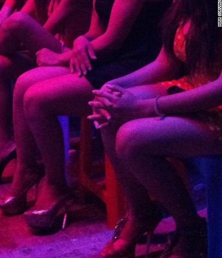Under the name of Naturopathy Beauty & Massage Parlor found posh brothel in nagpur | नागपुरात नॅचरोपॅथी ब्युटी अ‍ॅन्ड मसाज पार्लरच्या नावाआड कुंटणखाना