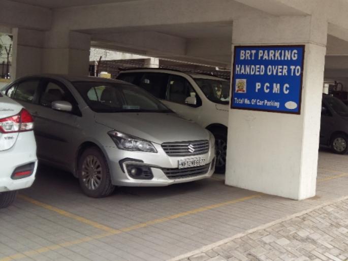 fruad in BRTS parking project at Pimpri-Chinchwad | पिंपरी-चिंचवडमध्ये बीआरटीएस पार्किंगचा गोरखधंदा fruad in BRTS parking project at Pimpri-Chinchwad | पिंपरी-चिंचवडमध्ये बीआरटीएस पार्किंगचा गोरखधंदा