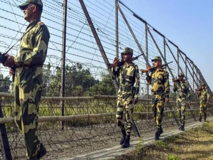 BSF jawans got a bad train to go on duty Railways takes action against 4 officers | BSF जवानांना ड्युटीवर जाण्यासाठी खराब ट्रेन मिळाली होती; रेल्वेने ४ अधिकाऱ्यांवर कारवाई केली BSF jawans got a bad train to go on duty Railways takes action against 4 officers | BSF जवानांना ड्युटीवर जाण्यासाठी खराब ट्रेन मिळाली होती; रेल्वेने ४ अधिकाऱ्यांवर कारवाई केली