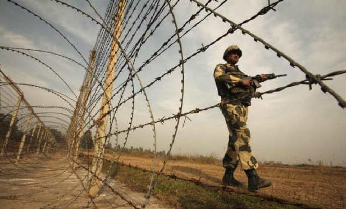 Sarkari Naukri 2022 12 pass students job opportunity in BSF Salary more than 90 thousand know How to apply | Sarkari Naukri 2022: BSF मध्ये १२ उत्तीर्ण विद्यार्थ्यांना नोकरीची संधी ९० हजारांपेक्षा अधिक वेतन; कसा कराल अर्ज