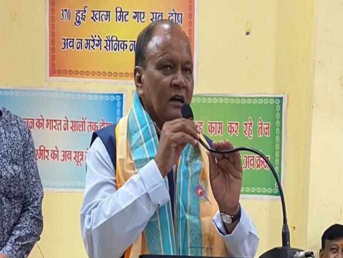 Uttar Pradesh Lok Sabha Elections - From Bareilly, BJP seated the 8-term MP leader at home and gave another chance | बरेलीतील खांदेपालट भाजपला परवडणार का?; ८ टर्म खासदार असलेल्या नेत्याला घरी बसवलं Uttar Pradesh Lok Sabha Elections - From Bareilly, BJP seated the 8-term MP leader at home and gave another chance | बरेलीतील खांदेपालट भाजपला परवडणार का?; ८ टर्म खासदार असलेल्या नेत्याला घरी बसवलं