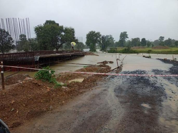 72 rural roads including highways in Bhandara district closed due to floods | पुरामुळे भंडारा जिल्ह्यातील महामार्गासह ७२ ग्रामीण मार्ग बंद 72 rural roads including highways in Bhandara district closed due to floods | पुरामुळे भंडारा जिल्ह्यातील महामार्गासह ७२ ग्रामीण मार्ग बंद