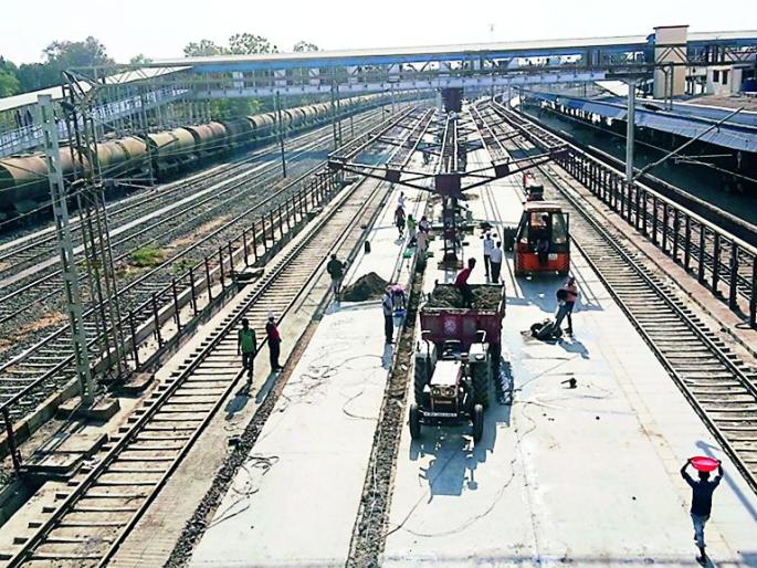 Introduction of new platforms at Bhusawal railway station by number 1 and 2 | भुसावळ रेल्वेस्थानकावरील नवीन फलाटांची १ व २ क्रमांकाने ओळख