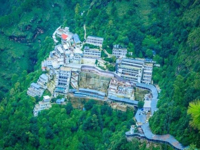This year, a record number of devotees visited Vaishno Devi; 10 year old record broken | यंदा विक्रमी संख्येने भाविकांनी वैष्णोदेवीचे घेतले दर्शन; १० वर्षांचा मोडला विक्रम This year, a record number of devotees visited Vaishno Devi; 10 year old record broken | यंदा विक्रमी संख्येने भाविकांनी वैष्णोदेवीचे घेतले दर्शन; १० वर्षांचा मोडला विक्रम