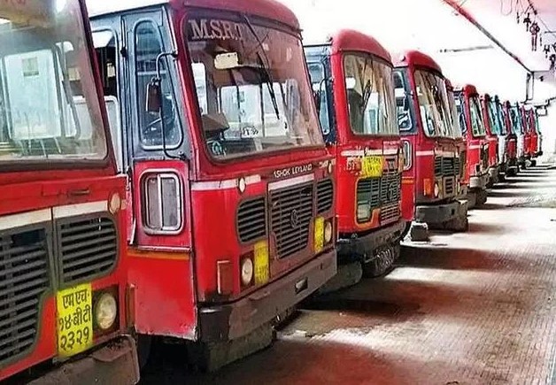 Headaches of ST buses parked on the spot! | चोऱ्या वाढल्या... जागेवर उभ्या असलेल्या एसटी बस गाड्या डोकेदुखी!