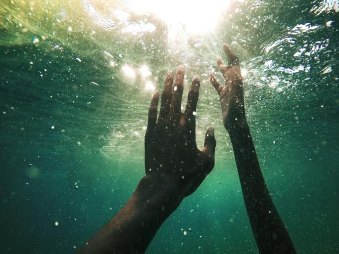 Three people who went swimming in the lake died in two incidents | तलावात पोहायला गेलेल्या तिघांचा दोन घटनेत मृत्यू Three people who went swimming in the lake died in two incidents | तलावात पोहायला गेलेल्या तिघांचा दोन घटनेत मृत्यू