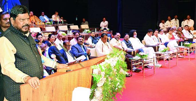 Buddha peace message guide for all the world | बुद्धांचा शांतीचा संदेशच सर्व जगासाठी मार्गदर्शक