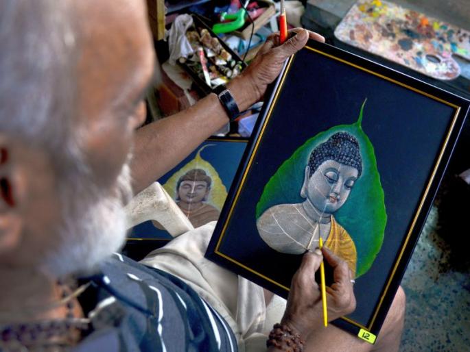 'He' serves as a senior artist, Buddha on Bodhi leaf | ‘ते’ ज्येष्ठ कलावंत साकारतात बोधीपर्णावर बुध्द