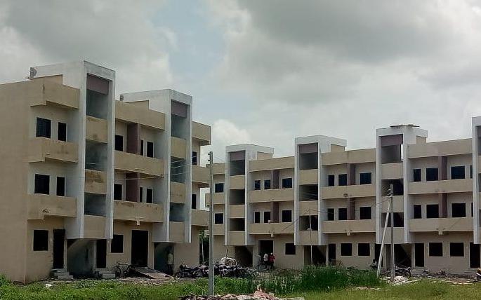 31 family of Akol has got the house | अकोल्यातील ३१ निराधार कुटुंबीयांना मिळाले हक्काचे घर 