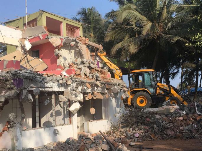 More than half the Fuentadoz Guest House ground plane, take action on the second day | अर्ध्याहून अधिक फुर्तादोज गेस्ट हाऊस भुईसपाट, सलग दुसऱ्या दिवशी कारवाई More than half the Fuentadoz Guest House ground plane, take action on the second day | अर्ध्याहून अधिक फुर्तादोज गेस्ट हाऊस भुईसपाट, सलग दुसऱ्या दिवशी कारवाई