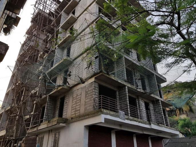 'Illegal constructions continue even after court orders'; Laborer dies after wall falls on him in Ulhasnagar | 'न्यायालयाच्या ताशेऱ्यानंतरही अवैध बांधकामे'; उल्हासनगरात भिंत अंगावर पडून मजुराचा मृत्यू  'Illegal constructions continue even after court orders'; Laborer dies after wall falls on him in Ulhasnagar | 'न्यायालयाच्या ताशेऱ्यानंतरही अवैध बांधकामे'; उल्हासनगरात भिंत अंगावर पडून मजुराचा मृत्यू