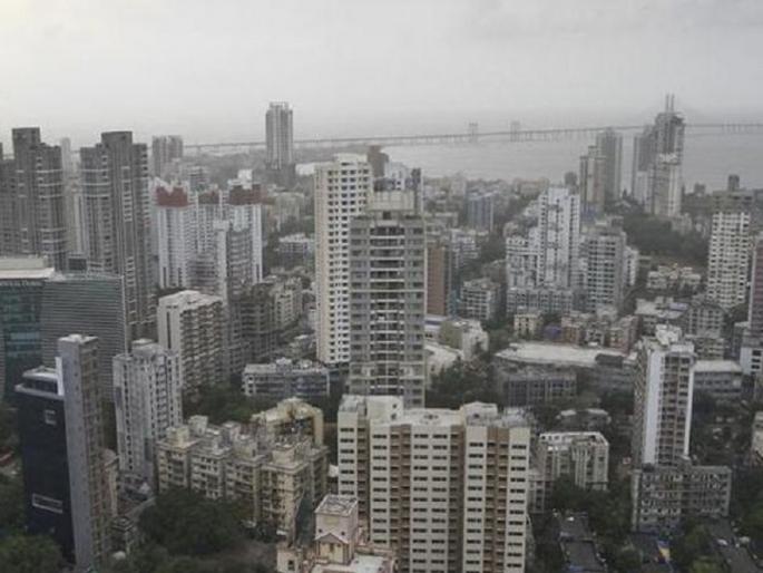 No increase in property tax burden on Mumbaikars, heartening decision in the face of elections | मुंबईकरांवर वाढीव मालमत्ता कराचा बोजा नाही, निवडणुकीच्या तोंडावर दिलासादायक निर्णय