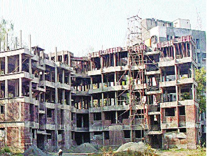 The price of the house in the district is 2.5 million less. | जिल्ह्यात घराच्या किमती अडीच लाखांनी कमी.. The price of the house in the district is 2.5 million less. | जिल्ह्यात घराच्या किमती अडीच लाखांनी कमी..