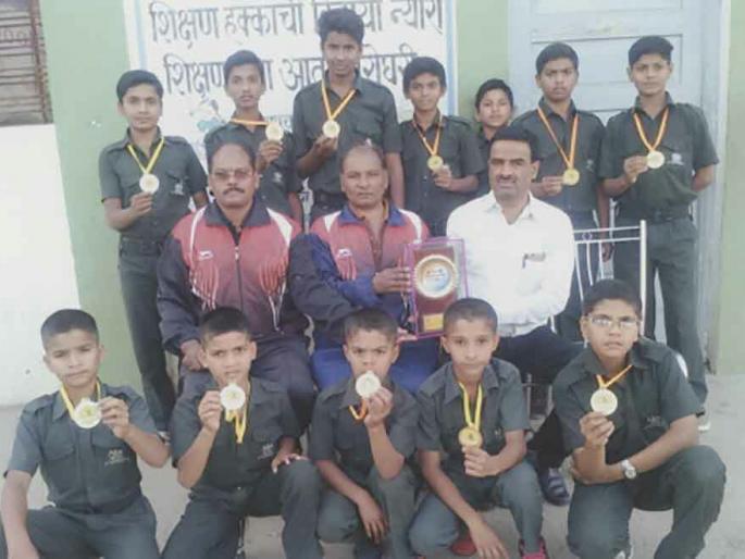 Buldana: military school students silected for the state-level kick boxing competition | बुलडाणा : किक बॉक्सींग स्पर्धेमध्ये सैनिकी शाळेच्या विद्यार्थ्यांची राज्यस्तरावर निवड Buldana: military school students silected for the state-level kick boxing competition | बुलडाणा : किक बॉक्सींग स्पर्धेमध्ये सैनिकी शाळेच्या विद्यार्थ्यांची राज्यस्तरावर निवड