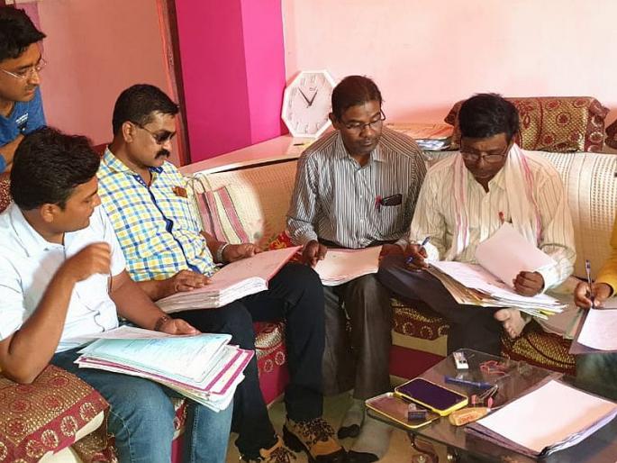 Raids in ten locations of cooperative sector in illegal moneylenders case | अवैध सावकारी प्रकरणी सहकार विभागाचे दहा ठिकाणी छापे Raids in ten locations of cooperative sector in illegal moneylenders case | अवैध सावकारी प्रकरणी सहकार विभागाचे दहा ठिकाणी छापे