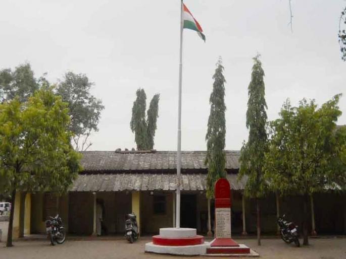 The absence of confiscation of movable assets of the corporation was avoided, seizure warrant was taken by the court for the payment of tiredness | पालिकेच्या जंगम मालमत्ता जप्तीची नामुष्की टळली, थकीत देयकासाठी न्यायालयाने काढले होते जप्ती वॉरंट The absence of confiscation of movable assets of the corporation was avoided, seizure warrant was taken by the court for the payment of tiredness | पालिकेच्या जंगम मालमत्ता जप्तीची नामुष्की टळली, थकीत देयकासाठी न्यायालयाने काढले होते जप्ती वॉरंट