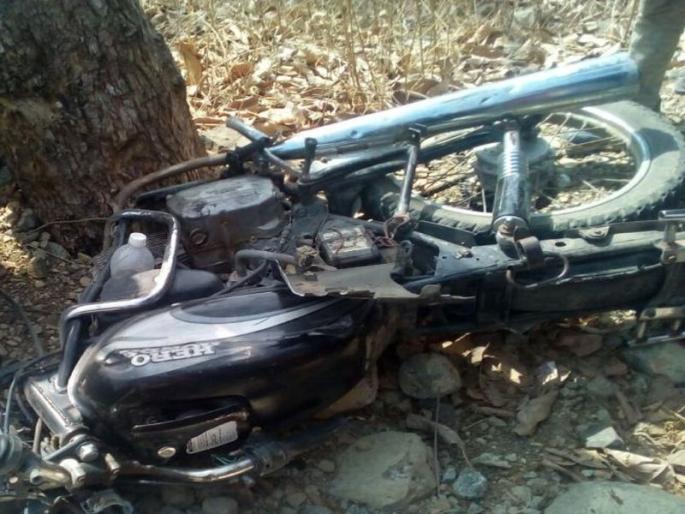 One killed, two injured in accident | कार- दुचाकी अपघातात एक ठार, दोन जखमी One killed, two injured in accident | कार- दुचाकी अपघातात एक ठार, दोन जखमी
