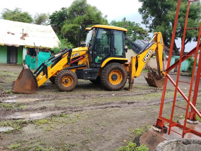 9 lakh penalty for illegal mining in Mehkar Tahsil | गौण खनिजाचे अवैध खोदकामप्रकरणी ९ लाखांचा दंड; मेहकर तहसिलची कारवाई 9 lakh penalty for illegal mining in Mehkar Tahsil | गौण खनिजाचे अवैध खोदकामप्रकरणी ९ लाखांचा दंड; मेहकर तहसिलची कारवाई