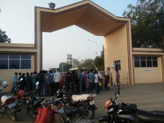 Mahyco Company seal by police | बोगस बीटी बियाण्याच्या संशयावरून महिको कंपनीला सील