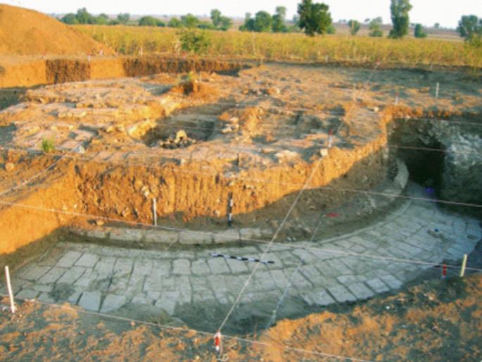 2300-year-old ancient stupa to be preserved, protective wall to be built on 99.75 hectares of land | २३०० वर्षांच्या पुरातन स्तूपाचे होणार जतन, ९९.७५ हेक्टर जमिनीला संरक्षक भिंत बांधणार 2300-year-old ancient stupa to be preserved, protective wall to be built on 99.75 hectares of land | २३०० वर्षांच्या पुरातन स्तूपाचे होणार जतन, ९९.७५ हेक्टर जमिनीला संरक्षक भिंत बांधणार