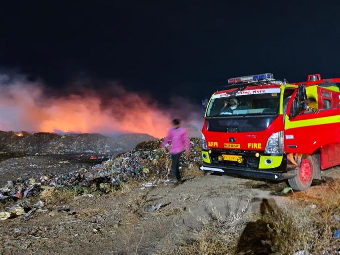 Buldhana: Fire at the waste depot of Shegaon Municipality | Buldhana: शेगाव पालिकेच्या कचरा डेपोला आग   Buldhana: Fire at the waste depot of Shegaon Municipality | Buldhana: शेगाव पालिकेच्या कचरा डेपोला आग