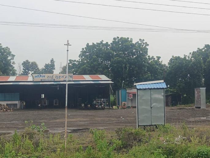 Two die after suffocating in biodiesel pump tank one in critical condition, highway incident | बायोडिझेल पंपाच्या टाक्यात गुदमरून दोघांचा मृत्यू; एक जण अत्यवस्थ, महामार्गावरील घटना Two die after suffocating in biodiesel pump tank one in critical condition, highway incident | बायोडिझेल पंपाच्या टाक्यात गुदमरून दोघांचा मृत्यू; एक जण अत्यवस्थ, महामार्गावरील घटना