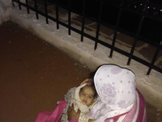 buldana police alertness save womens life | बुलडाणा पोलिसांच्या सतर्कमुळे वाचले चिमुकल्यासह महिलेचे प्राण buldana police alertness save womens life | बुलडाणा पोलिसांच्या सतर्कमुळे वाचले चिमुकल्यासह महिलेचे प्राण