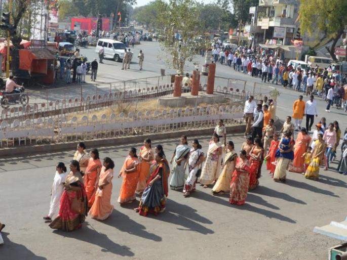 Buldana: Patriotism glimpses in Shiv Jayanti! | बुलडाणा: शिवजयंतीत अवतरली देशभक्ती! Buldana: Patriotism glimpses in Shiv Jayanti! | बुलडाणा: शिवजयंतीत अवतरली देशभक्ती!