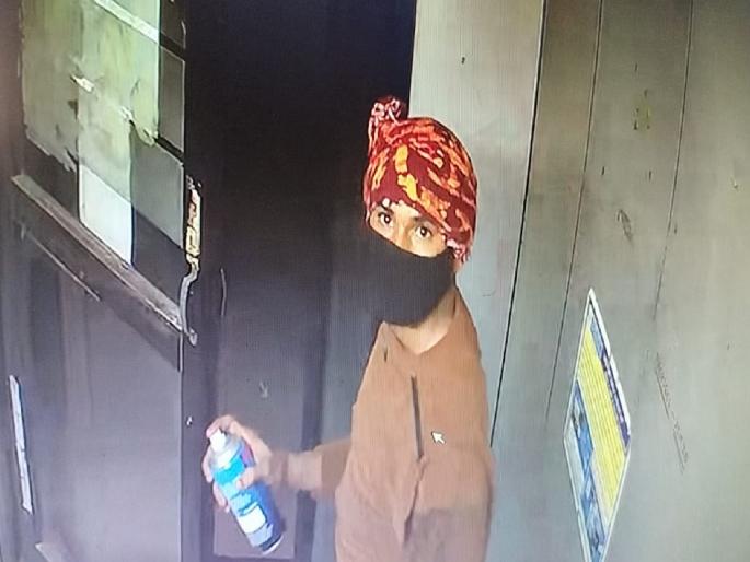 Bank ATM broken into at Shemba, 13.22 lakh cash looted Incident in Nandura Taluka | शेंबा येथे बँकेचे एटीएम फोडले, १३.२२ लाखांची रोकड लंपास; नांदुरा तालुक्यातील घटना Bank ATM broken into at Shemba, 13.22 lakh cash looted Incident in Nandura Taluka | शेंबा येथे बँकेचे एटीएम फोडले, १३.२२ लाखांची रोकड लंपास; नांदुरा तालुक्यातील घटना