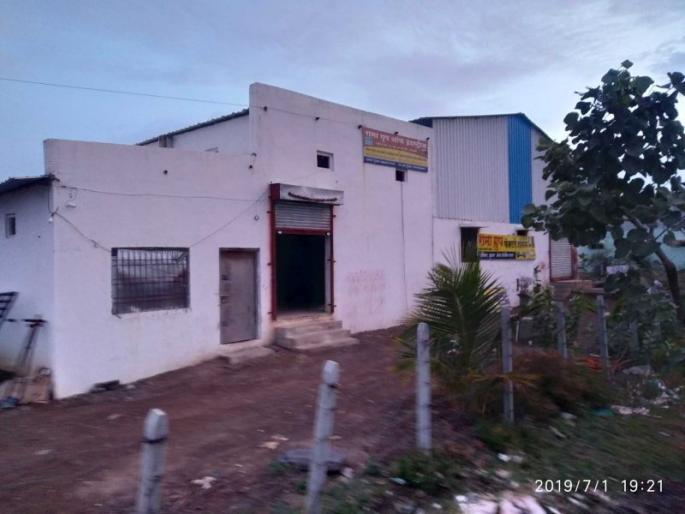 CoronaVirus in Buldhana: Industries and factories closed in the district | CoronaVirus in Buldhana : जिल्ह्यातील उद्योग व कारखानेही बंद CoronaVirus in Buldhana: Industries and factories closed in the district | CoronaVirus in Buldhana : जिल्ह्यातील उद्योग व कारखानेही बंद