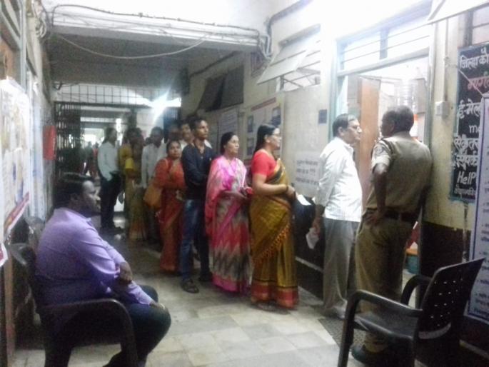 In Buldana district, as of 9 am, 15.91 percent voting | बुलडाणा निवडणूक 2019: बुलडाणा जिल्ह्यात सकाळी ११ वाजेपर्यंत १५.९१ टक्के मतदान In Buldana district, as of 9 am, 15.91 percent voting | बुलडाणा निवडणूक 2019: बुलडाणा जिल्ह्यात सकाळी ११ वाजेपर्यंत १५.९१ टक्के मतदान