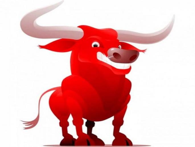 The vigilance fell and killed the bull | वीजवाहिनी पडून बैल ठार The vigilance fell and killed the bull | वीजवाहिनी पडून बैल ठार