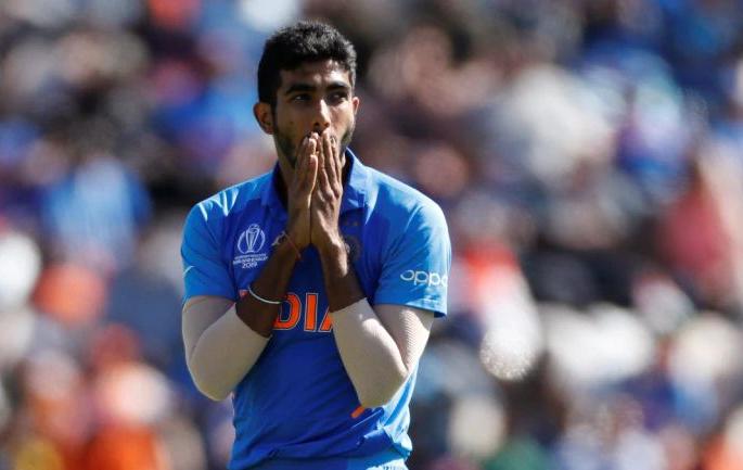 Jasprit Bumrah trolls Virat Kohli's team, says ... | विराट कोहलीच्या संघाला जसप्रीत बुमराहने केले ट्रोल, म्हणाला...