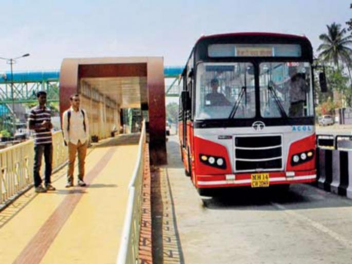 PMP bus passenger will be Sterilization in Pune; workers ideas | पुण्यात पीएमपी बसमध्ये प्रवासी होणार निर्जंतुक ; कर्मचाऱ्यांची कल्पना PMP bus passenger will be Sterilization in Pune; workers ideas | पुण्यात पीएमपी बसमध्ये प्रवासी होणार निर्जंतुक ; कर्मचाऱ्यांची कल्पना
