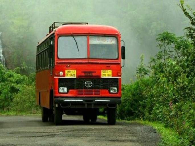 "Driver needed", State transport department wants drivers of 'ST Bus' | ‘चालक देता का चालक’, परिवहन विभागाला हवे ‘एसटी’चे चालक; राज्यभरातील आगारात शोध "Driver needed", State transport department wants drivers of 'ST Bus' | ‘चालक देता का चालक’, परिवहन विभागाला हवे ‘एसटी’चे चालक; राज्यभरातील आगारात शोध