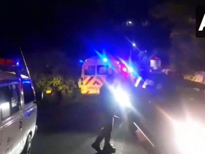 Terrible accident in Tamil Nadu! A bus full of tourists plunged into a valley in the dark of night; 8 dead in Marapalam accident | तामिळनाडूत भीषण अपघात! रात्रीच्या अंधारात पर्यटकांनी भरलेली बस दरीत कोसळली; 8 मृत Terrible accident in Tamil Nadu! A bus full of tourists plunged into a valley in the dark of night; 8 dead in Marapalam accident | तामिळनाडूत भीषण अपघात! रात्रीच्या अंधारात पर्यटकांनी भरलेली बस दरीत कोसळली; 8 मृत