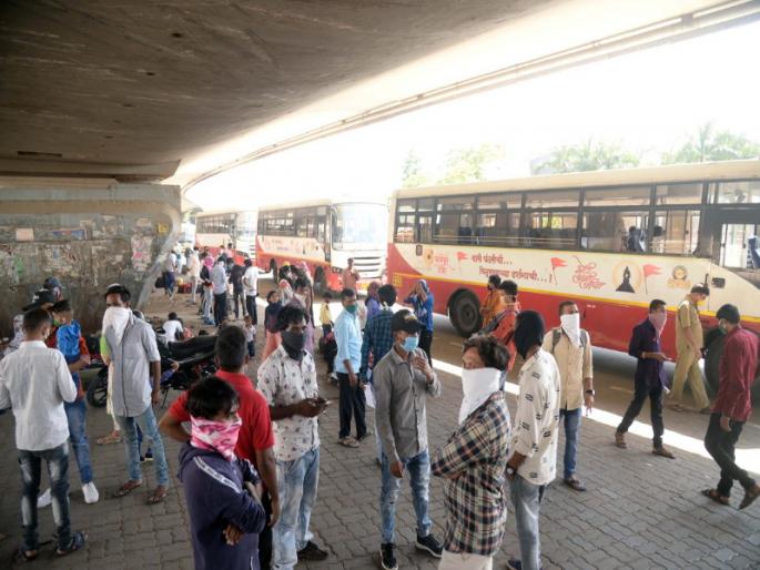 36 private buses sent 800 other states laborers to their hometowns From Pimpri-Chinchwad city | पिंपरी-चिंचवड शहरातून ३६ खासगी बसने आठशे परप्रांतीय मजूर मूळगावी रवाना