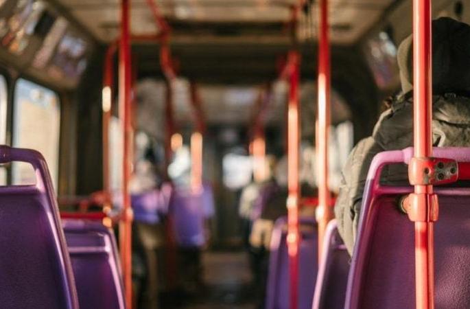 The bus passenger looted in Akola | एसटी बसमध्ये प्रवाशाला बेशुद्ध करून लुटले! The bus passenger looted in Akola | एसटी बसमध्ये प्रवाशाला बेशुद्ध करून लुटले!